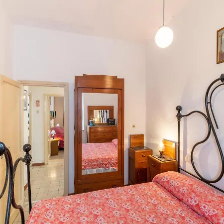 Belvilla By Oyo Casa דירה Polino